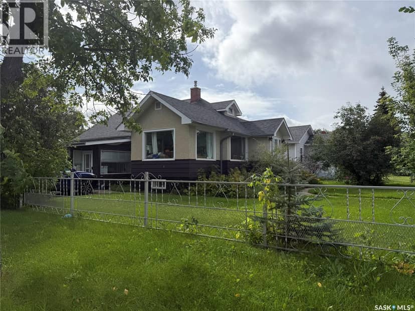 357 12th STREET E, Prince Albert, photo 2