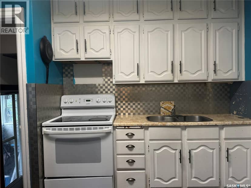 357 12th STREET E, Prince Albert, photo 3