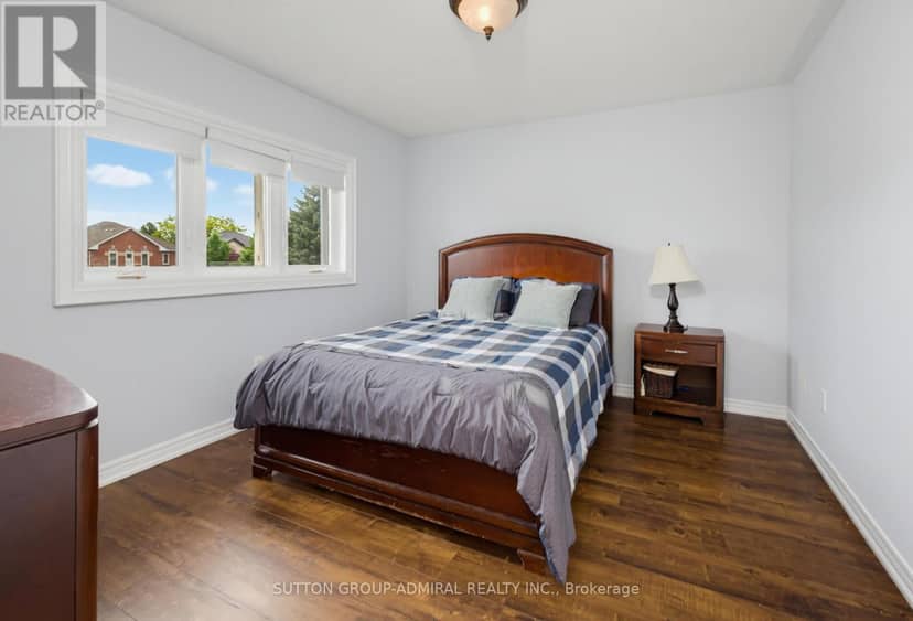 27 Pine Hollow Crescent — photo 21 of 31