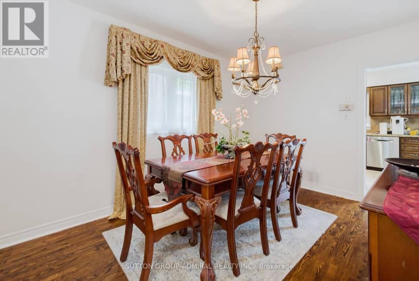 27 Pine Hollow Crescent — photo 9 of 31