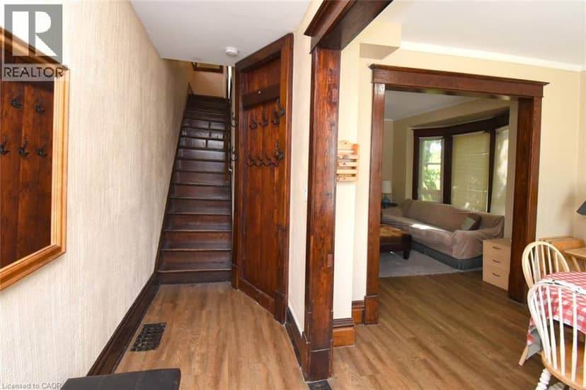 734 KING Street W, Hamilton, photo 3