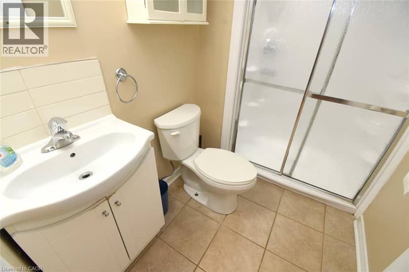 734 KING Street W — photo 30 of 40