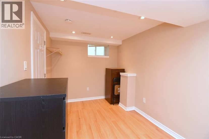 734 KING Street W — photo 32 of 40