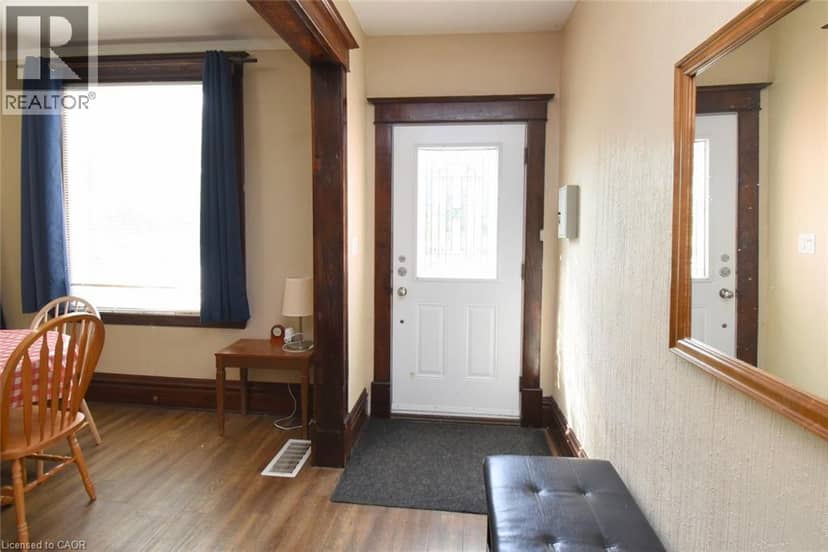 734 KING Street W, Hamilton, photo 4