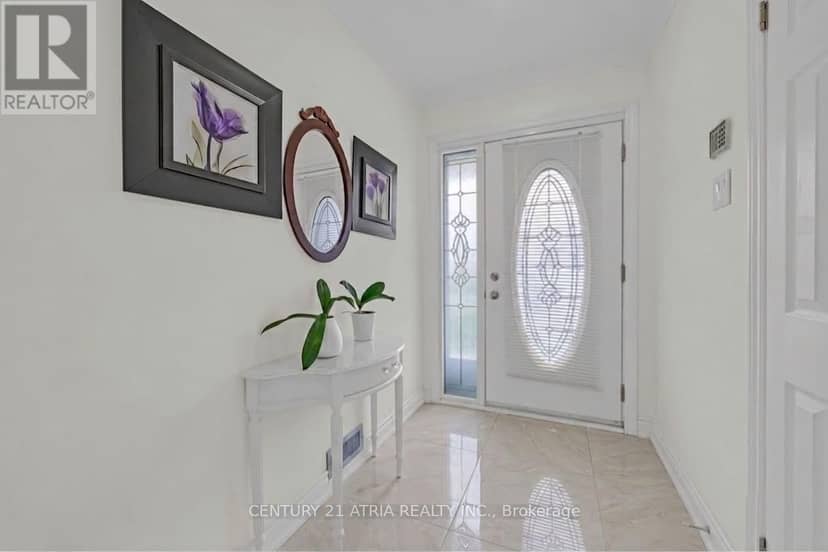 110 Harding Avenue — photo 5 of 34