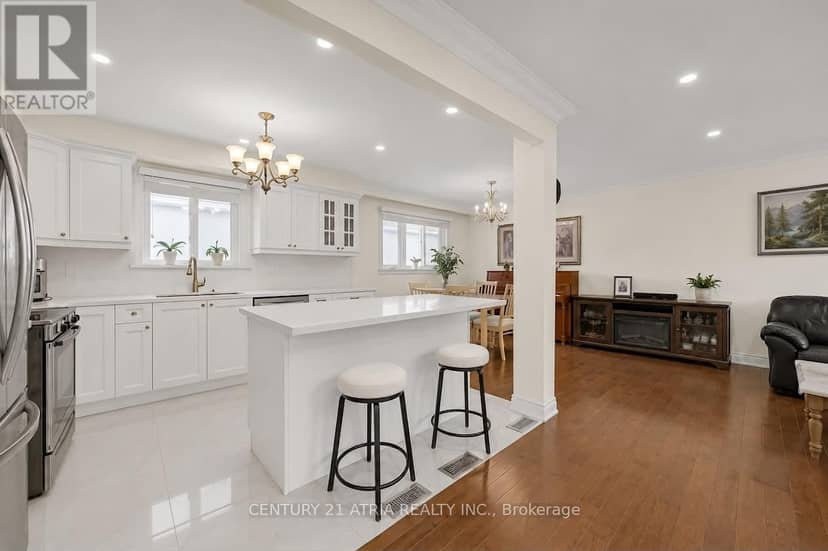 110 Harding Avenue — photo 9 of 34