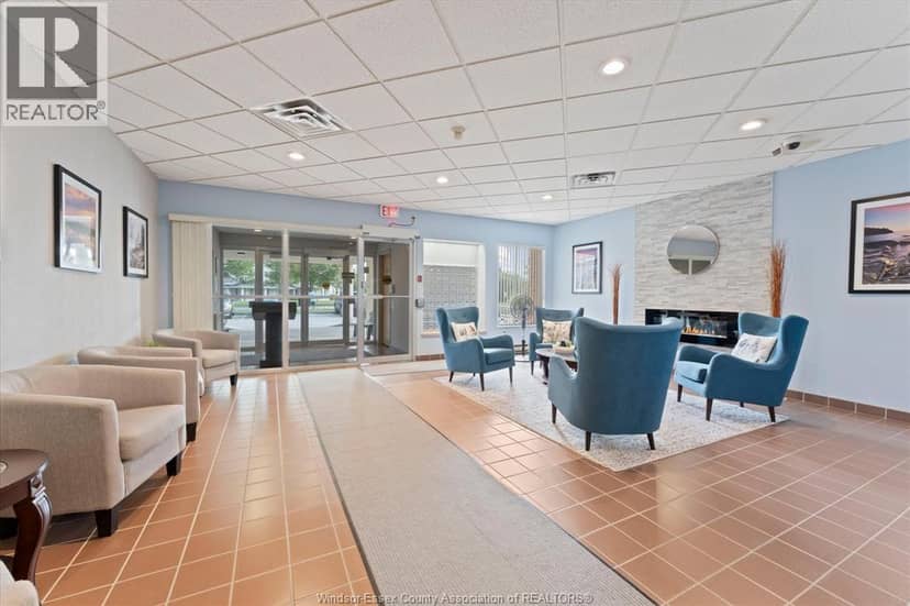 3855 Southwinds DRIVE Unit# 702 — photo 5 of 40