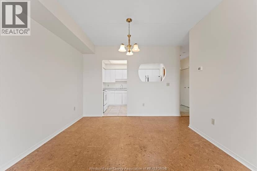3855 Southwinds DRIVE Unit# 702 — photo 14 of 40