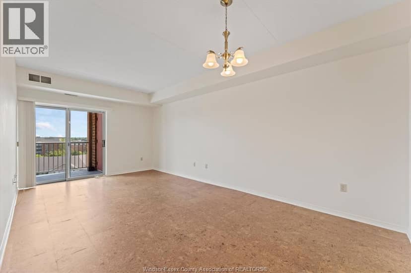 3855 Southwinds DRIVE Unit# 702 — photo 13 of 40