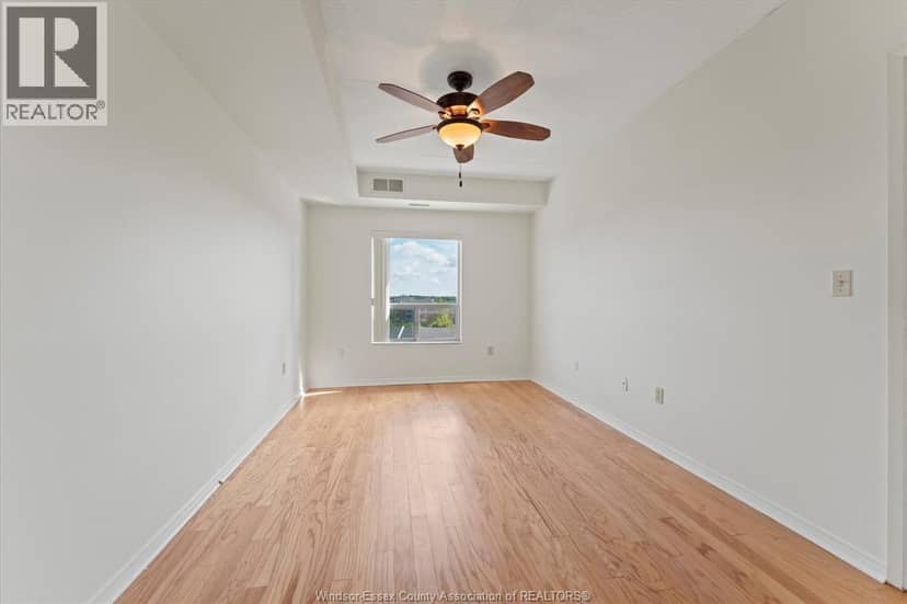3855 Southwinds DRIVE Unit# 702 — photo 16 of 40