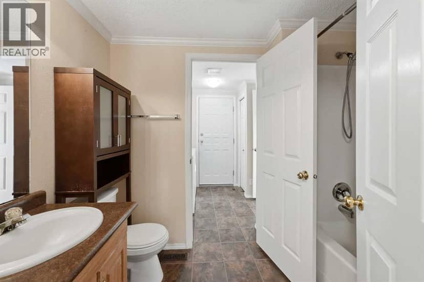 4591 Eastview Crescent — photo 19 of 38
