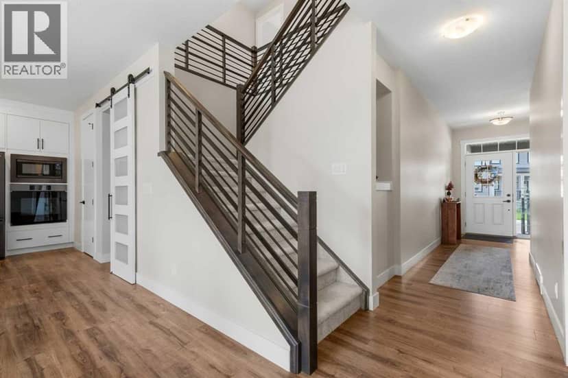 629 Southwinds Close SW — photo 17 of 40