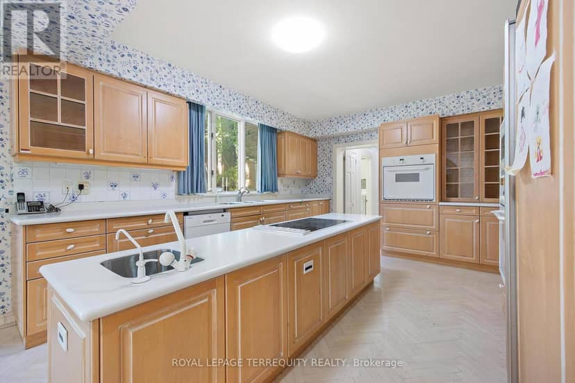 2 Chieftain Crescent — photo 19 of 40