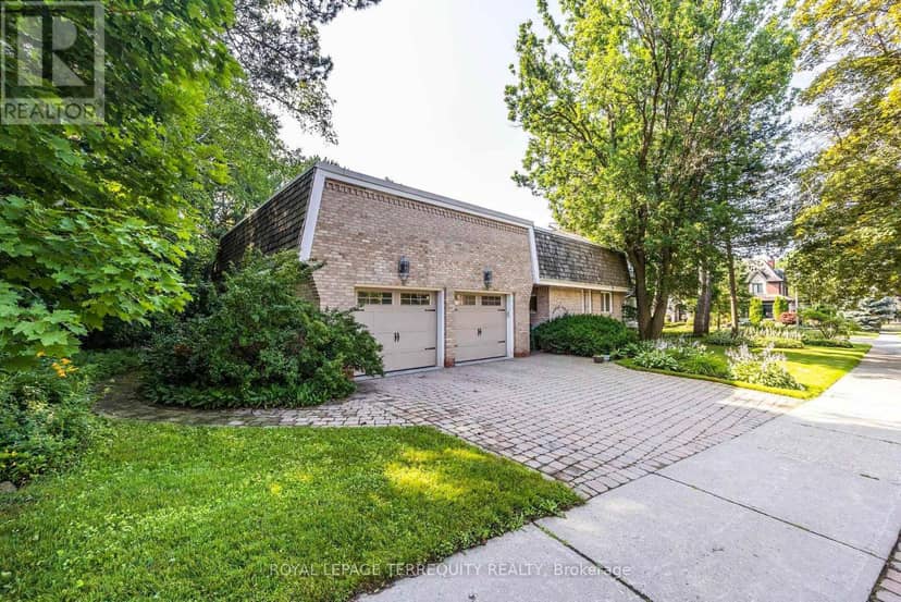 2 Chieftain Crescent — photo 9 of 40