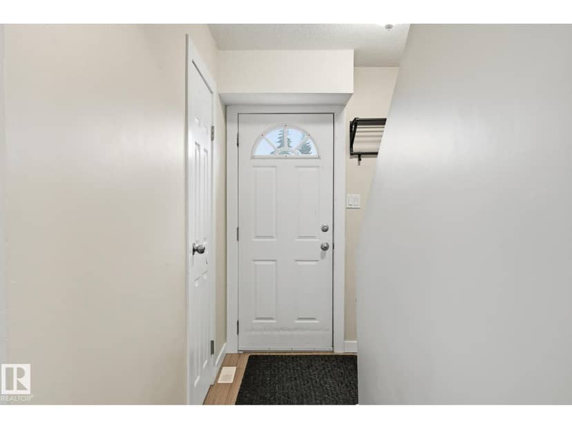 248 Dickinsfield Ct NW, Edmonton, photo 4