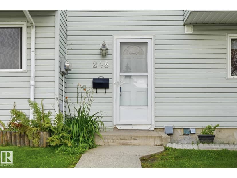 248 Dickinsfield Ct NW, Edmonton, photo 2