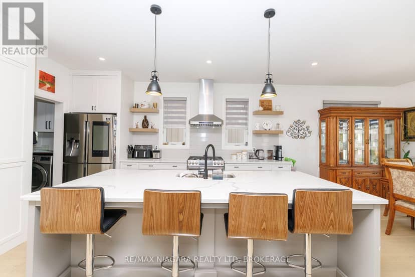 3603 Canfield Crescent — photo 10 of 40