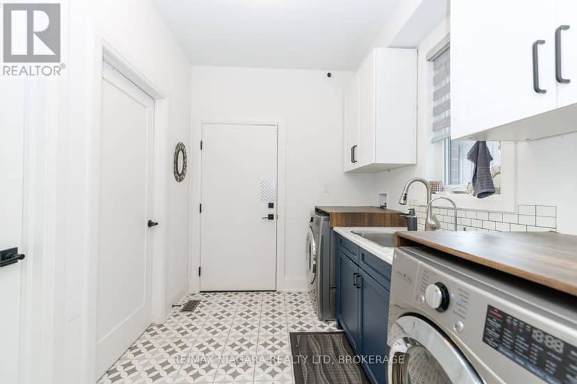 3603 Canfield Crescent — photo 15 of 40