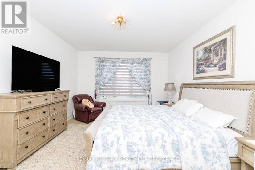 3603 Canfield Crescent — photo 16 of 40