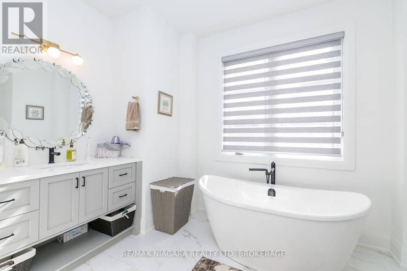 3603 Canfield Crescent — photo 19 of 40