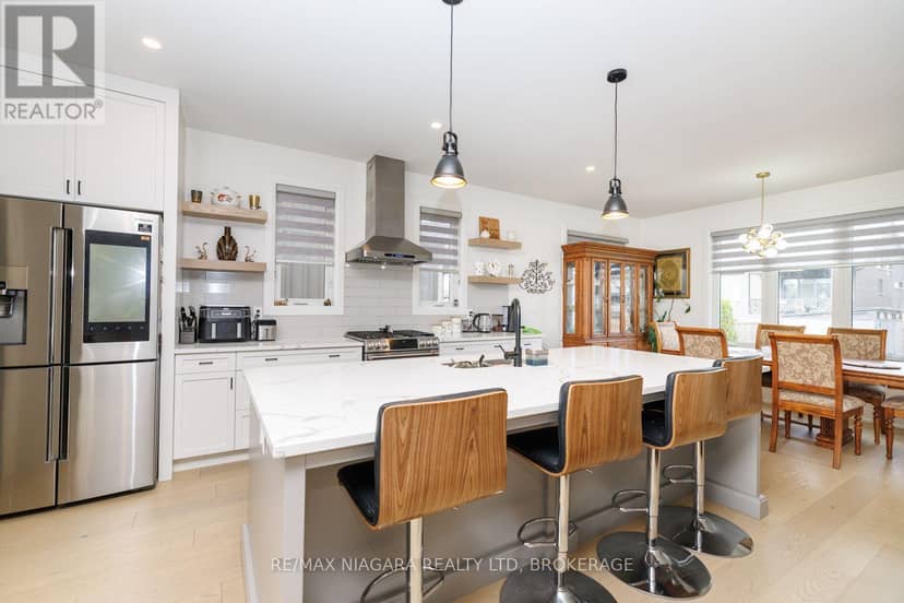 3603 Canfield Crescent — photo 9 of 40