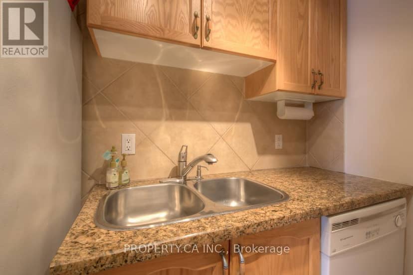 301 - 778 Sheppard Avenue W — photo 10 of 17