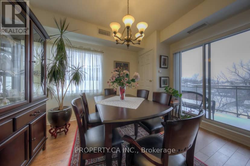 301 - 778 Sheppard Avenue W — photo 2 of 17