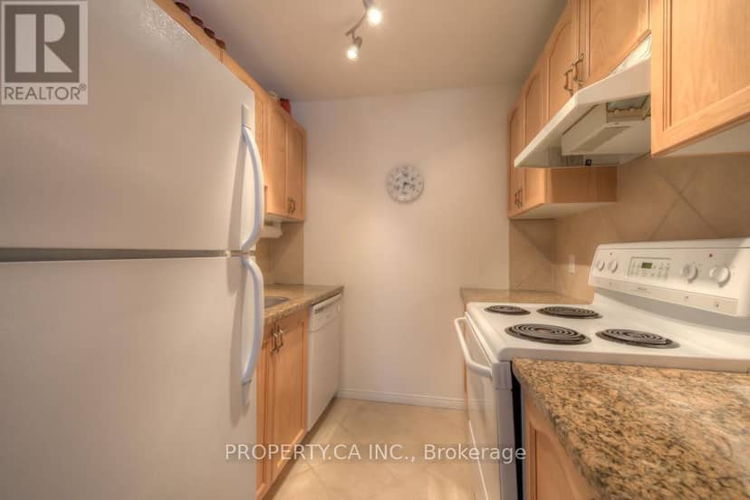 301 - 778 Sheppard Avenue W — photo 8 of 17