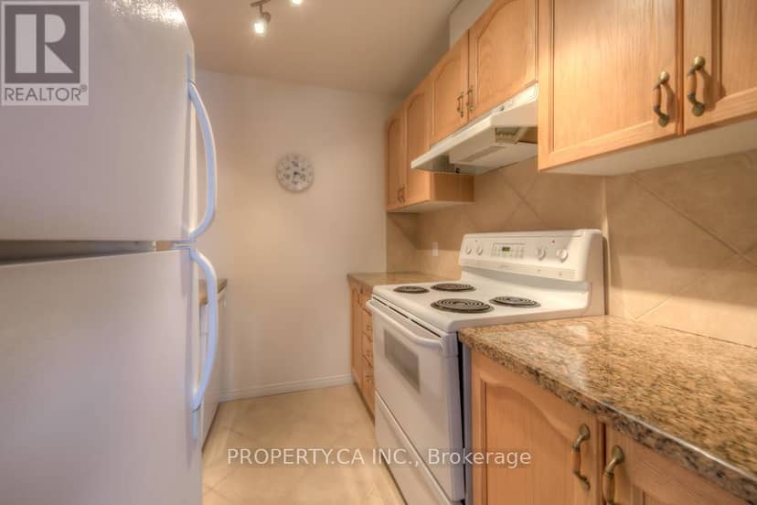 301 - 778 Sheppard Avenue W — photo 9 of 17