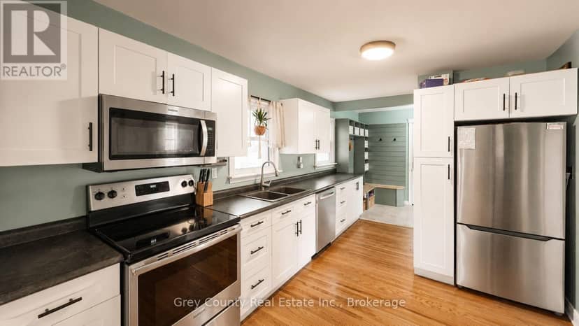 120 Mark Street W — photo 28 of 40