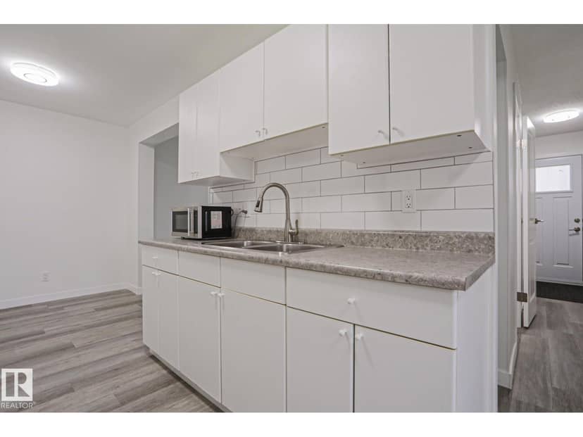 238 Primrose Gardens Gd NW — photo 9 of 35