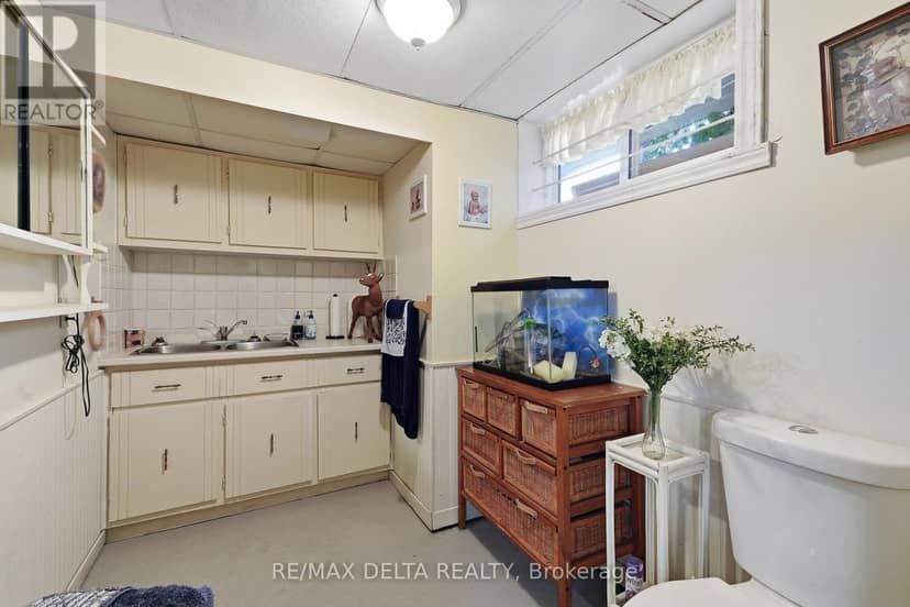 583 Theriault Street — photo 27 of 34