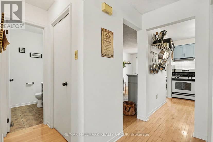 24 Garden Avenue — photo 11 of 31