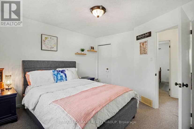 24 Garden Avenue — photo 15 of 31