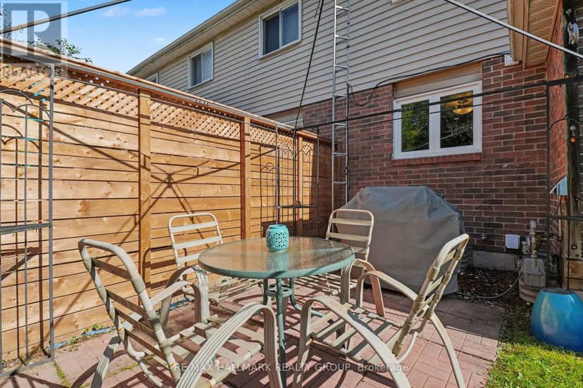 24 Garden Avenue — photo 27 of 31