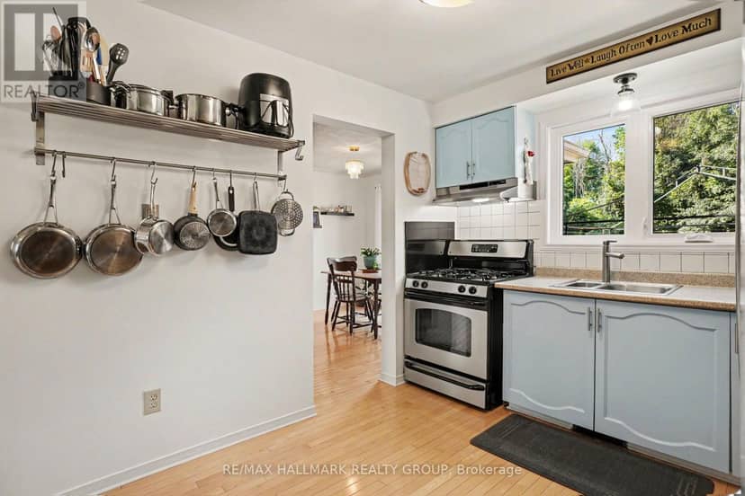 24 Garden Avenue — photo 9 of 31