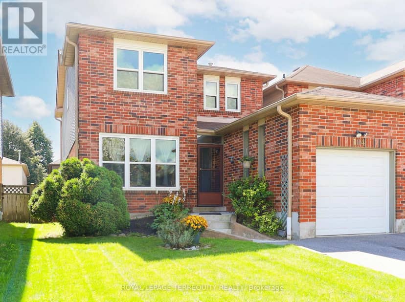 104 Gates Crescent — photo 1 of 12