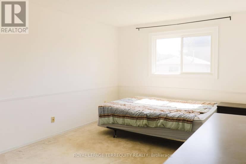 104 Gates Crescent — photo 12 of 12