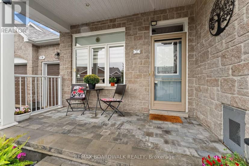 12 Royalty Way — photo 2 of 28