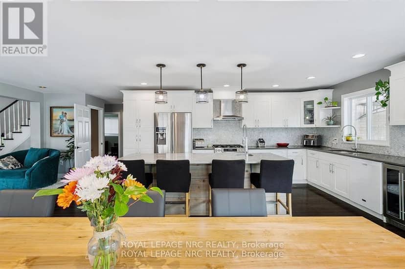 5240 Marcel Crescent — photo 10 of 40