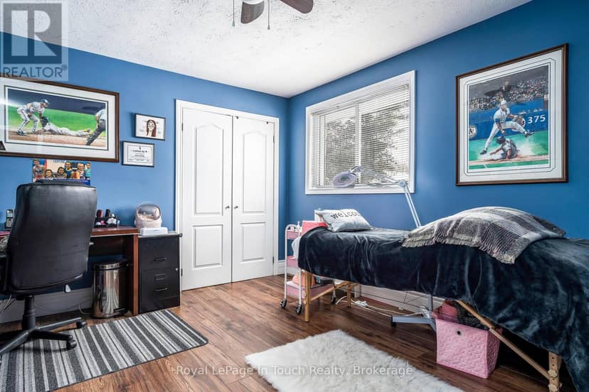 8 Tiny Beaches Road S — photo 26 of 40