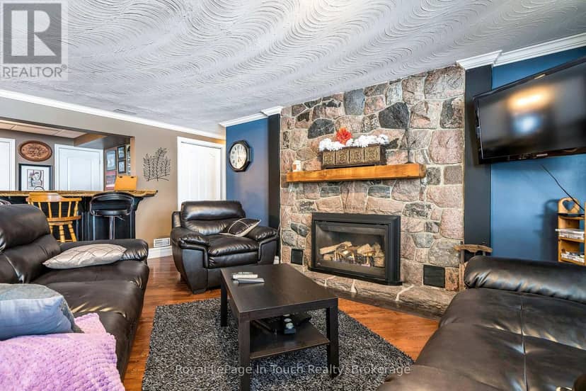 8 Tiny Beaches Road S — photo 28 of 40