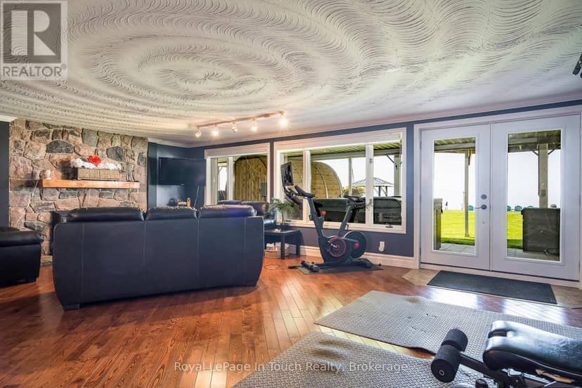 8 Tiny Beaches Road S — photo 29 of 40