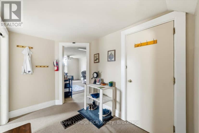 271 7th Street E — photo 17 of 38