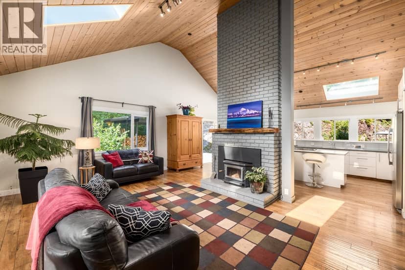 1302 ADAMS ROAD, Bowen Island