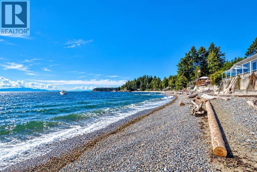6833 SUNSHINE COAST HIGHWAY, Sechelt