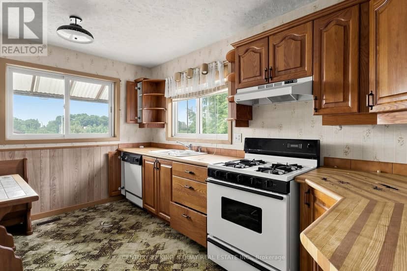 296 Darling Road — photo 8 of 40