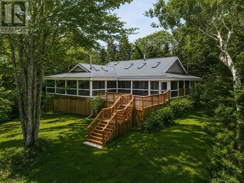 Maple Island — photo 3 of 40