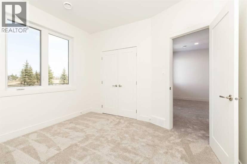 561 Malahat Green W — photo 25 of 37