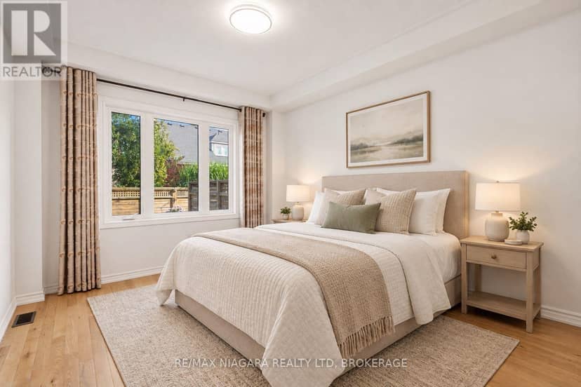 12 George Manor — photo 11 of 33